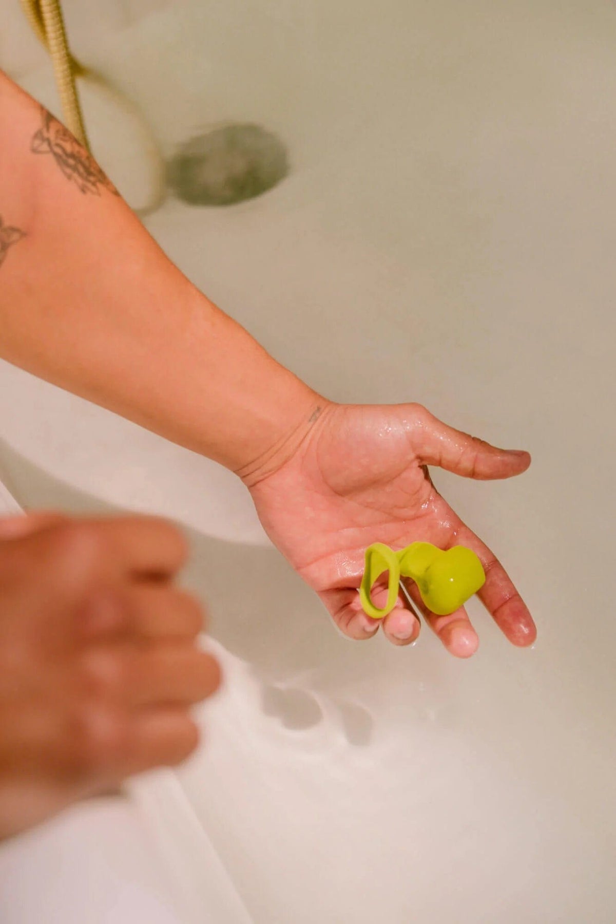 Fin -  Finger Vibrator - Dame Vibrators Dame